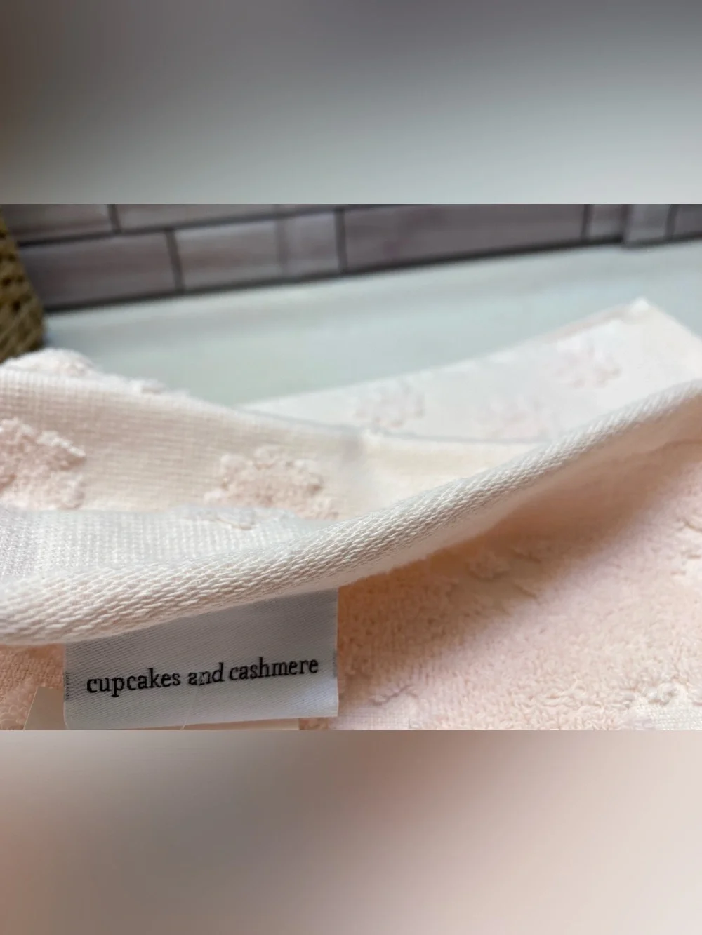 Cupcakes and Cashmere ❤️Baby Pink Flower(2)Hand  &(1) Bath Towel Set NWT